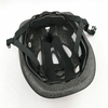 Nastavitelná ochranná helma jízdních kol s headlock